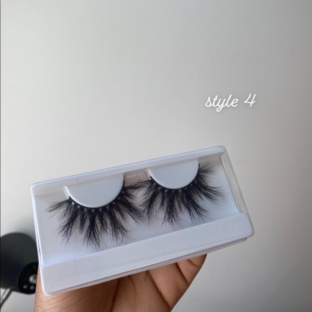 Mink Lashes - Picture 4 of 6